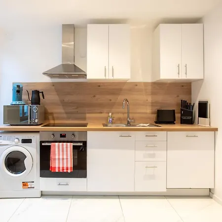 Newly Renovated - Historical Center *