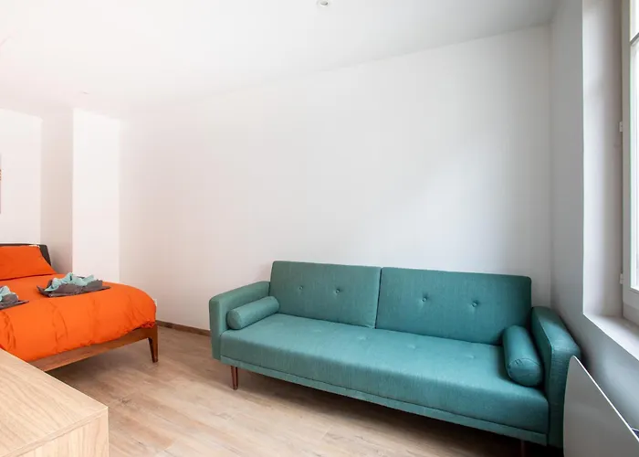 Newly Renovated - Historical Center Apartment *