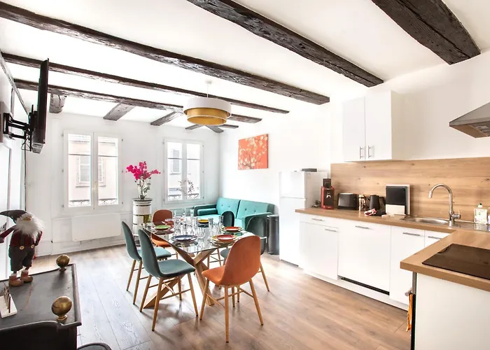 Newly Renovated - Historical Center *